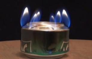 Вот нормальный обзор финских свеч: 
А для такого размера проще делать спиртовую горелку из пивной банки.