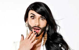 Слышу диалог:
- Паша! Ужас! Смотри!
- Всё! П...здык! Ни фига!
- Ты это снялА?!

Паша - ОНА?!