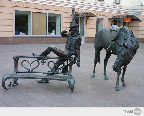 Несколько скульптур из Курска (отмечу, что не выкладываю фотографии памятников):