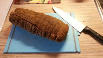 сегодня ровно месяц как посадил в холодильник...что могу сказать по вкусу переперчил и пересолил но с пивком к сегодняшнему финалу 100 пудово подойдет!!!