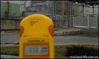 Хочу добавить про чёрный пляж. Черные пески представляют собой минерал монацит – безводный фосфат элементов ториевой группы. Именно торий-232 и уран-238 являются источником радиоактивности «черных песков». А она немалая и часто превышает допустимые нормы.