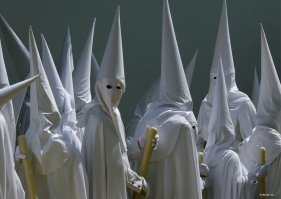 Так призываю вас всех, от ныне и навсегда пока светит солнце, а миллиарды миров не вспыхнут и не погаснут в вечной ночи, увидев пост состоящий из 1 картинки, баян, фейк или лампово-кошачью историю - врубайте минусомёт для автора лайкодрочера. А то ресурс скоро утонет в таких вот постах, где ни читать нечего, ни посмотреть не на что, и вообще ни о чём. Объявляю крестовый поход изгоняющий ересь и погань, да прольётся кровь нечестивых, Аминь.