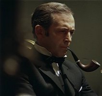 Неубедительно, ну поймают они хача с бумажкой на руках и циферками.. и что?  Предъявят ему маёвку на лифтовой площадке без лицензии что-ли? Да и кто ловить будет? Гораздо больше шансов быть скрученным, (вероятно отдубашенным) и доставленным в местное отделение -  именно в момент  проставления крестиков на почтовых ящиках, это гораздо более подозрительно.
 Да и к тому же, можно записывать каждую квартиру  каким нибудь кодом,  допустим к чётным цифрам я добавляю  +17 и умножаю на 5, а нечётные я возвожу в квадрат.  И даже если бдительный патруль доставит меня с такой бумажкой, я просто скажу - что пытаюсь угадать выигрышные варианты в Спорт лото.

В общем я то коменты читал, но что-то в рассказе не сходится. Либо хачи настолько тупые (могли б тогда уже на двери записку вешать "Грабыц туд"), либо задумка абсолютна иная в этом ритуале, если оно на самом месте имело место быть.