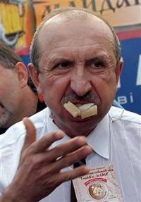 Жри сало на заре, жри сало перед сном....