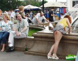 у чувака такой взгляд... просто праздник какой-то:)