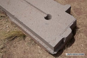 а вот и спил вкраплений в пума пунку, медной пилкой для ногтей спилили, ага!!!
а дырки соломинкой насверлили (для справки диаметр полтора мм а глубина - насквозь 20см андезита) так себе, фигня, всего 5тыщ лет на дырку :)))))))))
ну и на десерт - сайксуаман :) моя вторая любовь :)))
сумничаете про него чего нить??? но сперва погуглите плиззз!!! не нада медных трубок и диоритовых шаров!!! не работают они :)))