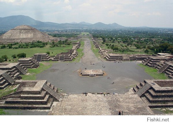 ооо!!! у нас вики стала кладезем познаний :) ню-ню
и что, если в ней что то не описано значит того и нет???
"про что кино не сняли, того и не было" (С) :)))))))))))
а погуглить??? :)))))))

насчёт "в два раза" - был не прав, вспылил, всадил коленом в пылу атаки, с кем не бывает :) ну а в остальном то :) ...
"В ходе раскопок города оказалось, что дома и храмы «засыпаны» землёй. Исследователи считают, что на «засыпку» города потребовалось больше времени и грунта, чем на создание пирамиды Солнца. Какую цель преследовали жители города, засыпая его землёй? Сохранить город для потомков? Предотвратить экологическую катастрофу? Скрыть следы своих экспериментов или знания древних цивилизаций, основавших Теотиуакан?"
источник: 
:)
в подтверждение тому фотки :) :



ну и вид до раскопок :)

к сожалению фотографии тогда не существовало :)

"Много споров вызывает и тот факт, что храмы, дома и другие строения в Теотиуакане были сильно засыпаны землёй, либо это сами жители засыпали свой город, но зачем им это понадобилось, ведь для этого потребовалось бы очень много времени и земли?! "
источник: 
а вот и первая фоточка :) трям:


про бегство от конкистадоров найду - выложу, к сожалению давно изучал всё это и многое уже разтерялось, но сути это не меняет кто от кого убегал :)

та-дааа! :)

про шары - склероз, сорри, на старости лет :) простительно, они - долеритовые были, что тоже на суть особо не влияет :)
И наконец: «На пирамидионе незаконченного обелиска в Асуане хорошо видны следы ударов этих шаров – поверхность этого обелиска разделена на квадраты со стороной примерно 30 см».
источник: Рекс Энгельбах, Сомерс Кларк «Строительство и архитектура в Древнем Египте». :)

и фотки в студии имеются :) 


ага, шарами надолбили :)


вот так это всё и долбили, гыыы: 


а потом землёй присыпали, прятали :)))))


но мастерство с теми шарами шикарнейшее, не то что шляпу, скальп бы снял свой!!! :) 


бугагагага :))))))))

та-дааа!!! :)))

и так, будте добры в студию док-ва удачных экспериментов создания методом тюк-тюк, хотяб метровой квадратной плитки, хоть из туфа, но идеально плоской, но лучше из гранита с идеальной полировкой как вот тут:
 (тогда точно свою шляпу съем)
и отчёт об успешных экскириментах тура хейердала по переносу 30ти тонного истуканчика на 20 км по острову да по пересечённой местности :) и заодно не забудьте приложить фоточку того истуканчика что он там надолбил со своими трудолюбивыми самаритянами в студию плиззз!!! иначе вы собстно хто? правильно - "вы лжец" !!! ещё раз прошу, ну хоть чота акромя вики то прогуглите хотябы :))))))))))))))))))))))))))))))