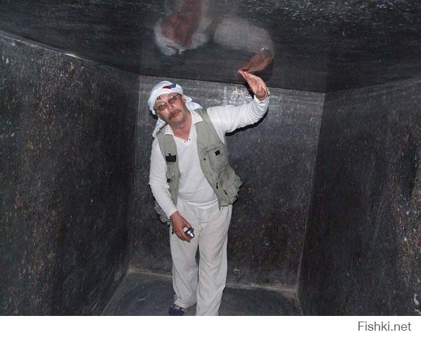 ооо!!! у нас вики стала кладезем познаний :) ню-ню
и что, если в ней что то не описано значит того и нет???
"про что кино не сняли, того и не было" (С) :)))))))))))
а погуглить??? :)))))))

насчёт "в два раза" - был не прав, вспылил, всадил коленом в пылу атаки, с кем не бывает :) ну а в остальном то :) ...
"В ходе раскопок города оказалось, что дома и храмы «засыпаны» землёй. Исследователи считают, что на «засыпку» города потребовалось больше времени и грунта, чем на создание пирамиды Солнца. Какую цель преследовали жители города, засыпая его землёй? Сохранить город для потомков? Предотвратить экологическую катастрофу? Скрыть следы своих экспериментов или знания древних цивилизаций, основавших Теотиуакан?"
источник: 
:)
в подтверждение тому фотки :) :



ну и вид до раскопок :)

к сожалению фотографии тогда не существовало :)

"Много споров вызывает и тот факт, что храмы, дома и другие строения в Теотиуакане были сильно засыпаны землёй, либо это сами жители засыпали свой город, но зачем им это понадобилось, ведь для этого потребовалось бы очень много времени и земли?! "
источник: 
а вот и первая фоточка :) трям:


про бегство от конкистадоров найду - выложу, к сожалению давно изучал всё это и многое уже разтерялось, но сути это не меняет кто от кого убегал :)

та-дааа! :)

про шары - склероз, сорри, на старости лет :) простительно, они - долеритовые были, что тоже на суть особо не влияет :)
И наконец: «На пирамидионе незаконченного обелиска в Асуане хорошо видны следы ударов этих шаров – поверхность этого обелиска разделена на квадраты со стороной примерно 30 см».
источник: Рекс Энгельбах, Сомерс Кларк «Строительство и архитектура в Древнем Египте». :)

и фотки в студии имеются :) 


ага, шарами надолбили :)


вот так это всё и долбили, гыыы: 


а потом землёй присыпали, прятали :)))))


но мастерство с теми шарами шикарнейшее, не то что шляпу, скальп бы снял свой!!! :) 


бугагагага :))))))))

та-дааа!!! :)))

и так, будте добры в студию док-ва удачных экспериментов создания методом тюк-тюк, хотяб метровой квадратной плитки, хоть из туфа, но идеально плоской, но лучше из гранита с идеальной полировкой как вот тут:
 (тогда точно свою шляпу съем)
и отчёт об успешных экскириментах тура хейердала по переносу 30ти тонного истуканчика на 20 км по острову да по пересечённой местности :) и заодно не забудьте приложить фоточку того истуканчика что он там надолбил со своими трудолюбивыми самаритянами в студию плиззз!!! иначе вы собстно хто? правильно - "вы лжец" !!! ещё раз прошу, ну хоть чота акромя вики то прогуглите хотябы :))))))))))))))))))))))))))))))