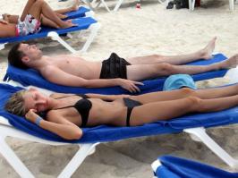 Бикини-мостики худеньких девушек