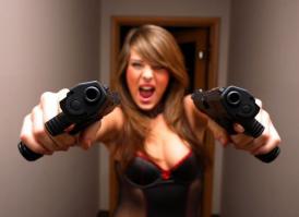 Девушки с оружием - страшная сила