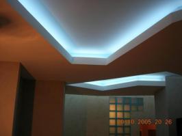 не говорили. я хочу сделать у себя в квартире такие потолки, но выбираю между натяжными и гипсокартоном. Гипсокартоном сложнее сделать второй уровень по краям стены + подсветка между 1 и 2 уровнем внутри.
Что то типа этого. Проще натянуть или ГК?