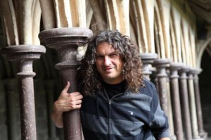 С детства его слушал. Всегда нравился. Его песни - одна из причин, по которой мне нравился укр. язык. Вечная память.