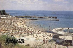 кто-то явно не был на пляжах в позднем СССР:
1.Сочи. 2.Ялта. 3.Юрмала 4.Одесса - всё сер. 70х - конец 80х