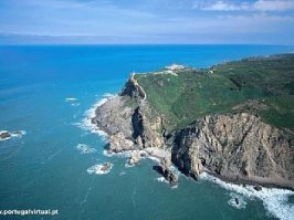 Замечательный пост. 
У острова Шикотан есть антогонист, мыс Рока в Португалии, тоже рчень живописный.