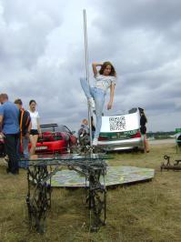 мой лудший проэкт стол из гаечных ключей и стол с пилоном