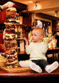 Макдональдс... Здравсствуй, гастрит! Прощай, печень!