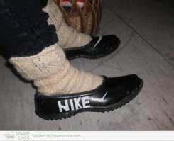 На счет галош не согласна :) Это там где асфальт галоши не в моде, а на остальных 90% территории страны ходовой товар