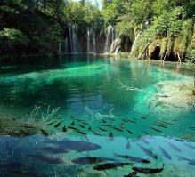 Еще плитвицкие озера офигенные, я даже искупнулся там хоть и запрещено было))