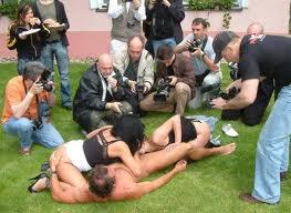 Как снимают постельные сцены в кино