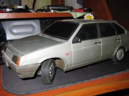 было много чо
осталась лишь девятка мокрый асфальт,на балконе стоит