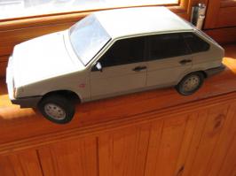 было много чо
осталась лишь девятка мокрый асфальт,на балконе стоит