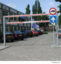 Ну для таких долб@ебов как ты, видимо такие крепкие и ставят. Дурака ведь ни что не остановит.Фото ниже:)