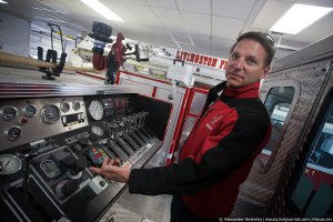 Почувствуй себя капитаном корабля, иди в пожарку))  А что, слогон зашебись))