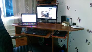 А как выглядит ваше рабочее место, с которого вы, сидите на фишках?