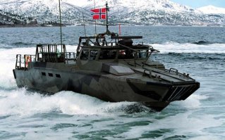 а это серийный Норвежский многоцелевой катер Strb 90H