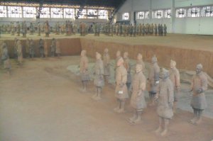 впечатление от терракотовых воинов не восторженное. да и фонтан не чудо, хоть и самый большой в азии.
а про легенду об аладдине сами урумчане не знают. она вроде в багдаде зародилась. может остальное правда.