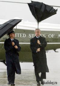 буша во время рождения тюкнули темечком о пол - по глазам видно.. чего уж теперь удивляться таким фоткам..