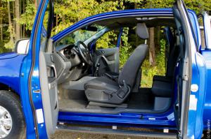 ужос! где стойка? откуда жесткости взяться? при ударе развалится на куски!