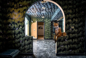 Заброшенный особняк Майка Тайсона с аляповатым интерьером