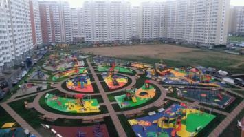 Вот это я понимаю детская площадка во дворе