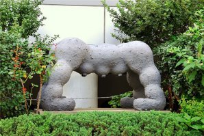 25 самых необычных скульптур и статуй со всего мира