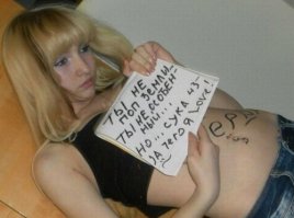 Да за что его любить то. Не особенный. Ещё и не поп.