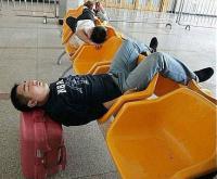 как спят киты - норм, а вот как спят люди: