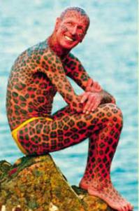 самый прикол в том что моей племяшке как раз на завтра нужно  было подготовить доклад про необычных людей(правда по английски), но вот про этих что-то не хочется писать, остановились на человеке леопарде и подражателю короля артура