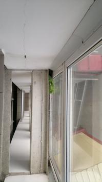 на работе на лестничном пролете