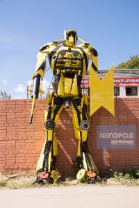 У нас в городе 3 китайца одного трансформера уже собрали )))