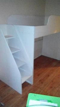 дело даже не в руках, оборудование нужно правильное!
Я вот такое малому соорудил.
Распил тоже заказывал, обычным лобзиком ест-но не получиться так вырезать))))