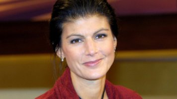 А еще Сара Вагенкнехт, Германия.