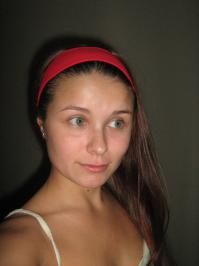 мне 26. вообще не пользуюсь косметикой. без фотошопа. даже веснушки видно.