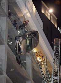 Что происходит в подземном гараже?