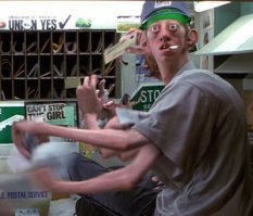 Что находится под эскалатором? 