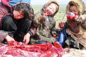 наверное день рождение у кого то, такую вкуснятину подали.