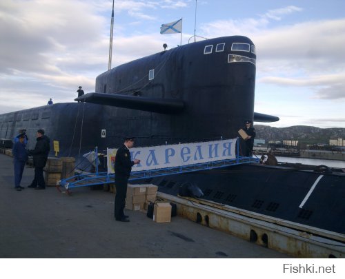 А на этой лодке Президента в подводники посвящали.