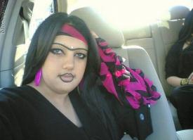 стремные телки...на любителя)))