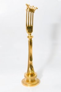 Я сначала хотел дорогую вилку ( 1рисунок) , но финансы поют романсы, поэтому я купил бюджетный вариант(2 фото)...  И знаете я не прогадал . Видео как я ем пельмени выложу позже...