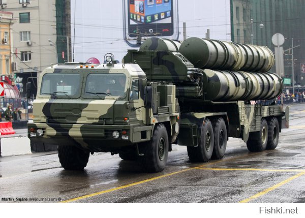 это не С-400. Это межконтинентальная баллистическая ракета ЯРС, эта бомба в 30-раз мощнее той бомбы которую америкосы сбросили на Хиросиму.

а вот так выглядит С-400.